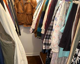 Women's clothing and shoes/ purses