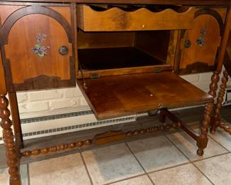 Antique sideboard/server/buffet( (Water Town Slide Co)