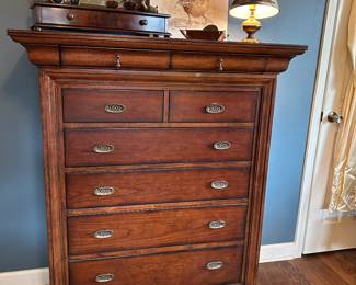 Chest of drawers "Bassett"