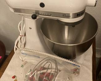 Kitchen Aid Stand Mixer - White 