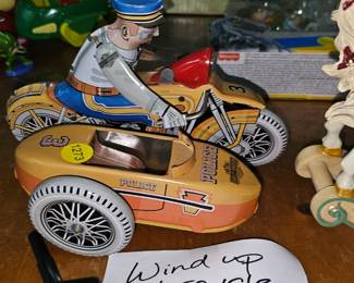 WIND UP TOY MOTORCYCLE WITH KEY