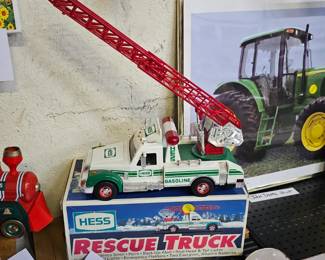 VINTAGE HESS RESCUE TRUCK
