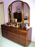 Thomasville bedroom set
