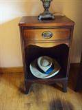 Mahogany Drexel nightstand