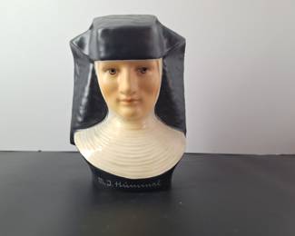 Goebel Hummel "Sister Berta Nun" Bust Special Edition No.3 Collectors Club 1978