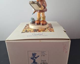 Goebel Hummel No. 391 "Art Critic Boy" Figurine 1991 First Issue 5.5" in box