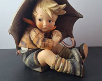 8" Vintage Hummel Porcelain Figurine: Umbrella Boy #152/0 A