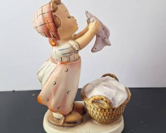 6" Goebel Hummel "Wash Day" Laundry 321/4/0