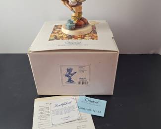 Goebel Hummel No. 391 Art Critic Boy Figurine 1991 First Issue 5.5" in Box
