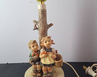 Goebel Hummel "To Market" Boy Girl with Basket Table Lamp