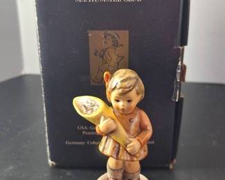 3.5" Goebel Hummel "A Sweet Offering" No 549 3/0 Exclusive Edition 1993/1994