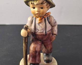 4" 1989 Goebel Hummel "Grandpa's Boy" No. 562