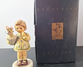 Goebel Hummel "My Wish is Small" Hum 463 Figurine 5 1/2"