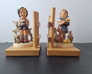 5.5" Little Goat Herder-Feeding Time Bookends