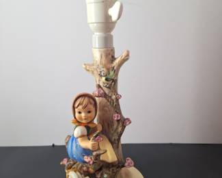 HUMMEL No. 229 GOEBEL "APPLE TREE GIRL" FIGURINE TABLE LAMP