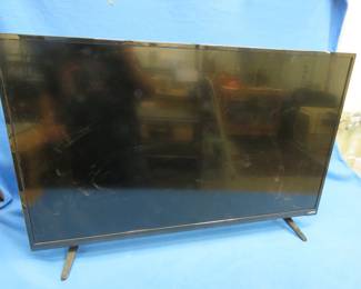 Lot 418. Vizio D39HN-D0 38.5" TV