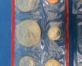 Lot 252. 1976 U.S. Mint Uncirculated Bicentennial Sets