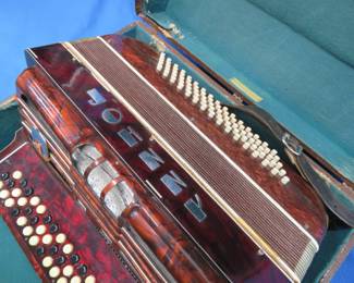 Lot 485. Karpek Johnny Concertina
