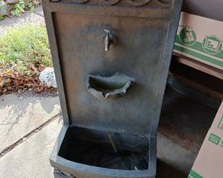 Garden water feature fountain