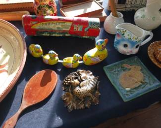 Ton choo choo train toy. Tin 0 litho duck toy