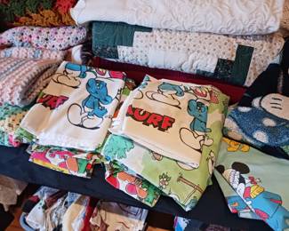 Smurf bed sheets for a twin bed