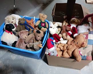 Plush toys and Beanie Babies bears teddy bear