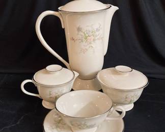 Colonial Fine China. Large Set with serving and Coffee/Tea. 93 Pieces.