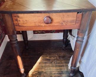 Early 20th Century End Table.