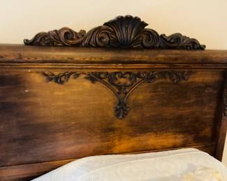 Antique/Vintage Carved Mahogany Bed. Headboard/Foot.
