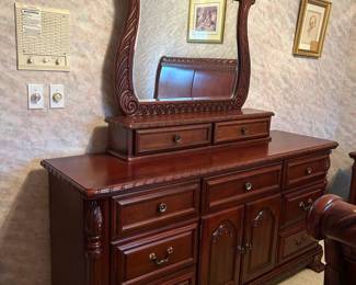 Cherry chest of drawers 