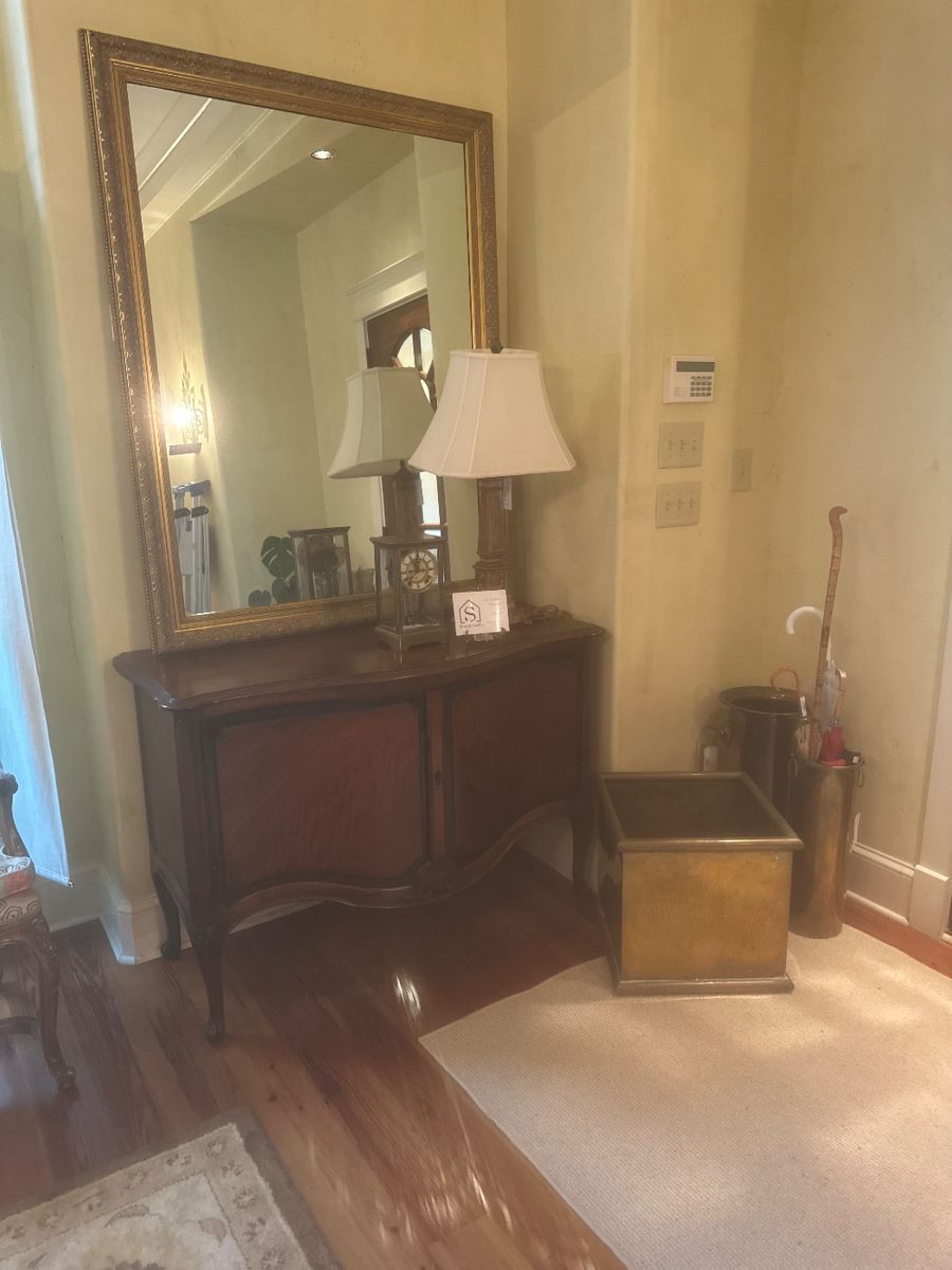 THE FABULOUS FAIRHOPE ESTATE SALE in Fairhope, AL starts on 11/16/2023