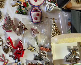Vintage Christmas pins