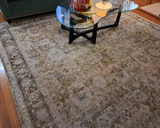 NICE TRADITIONAL AREA RUG