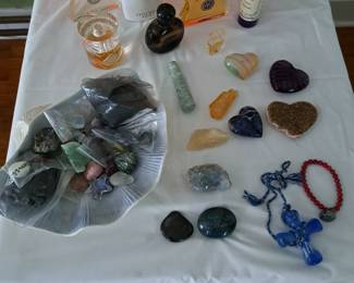 CRYSTALS, ROCKS, COLONES