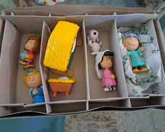 SNOOPY AND FRIENDS FOR CHRISTMAS