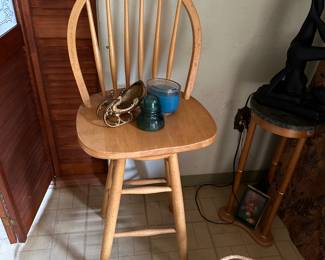Swivel bar stool, great with pool table