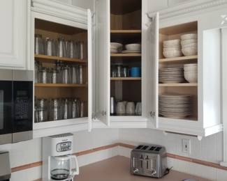 Dishes & serving ware