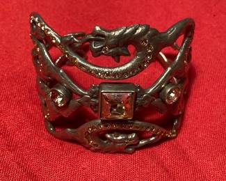 Dragon cuff