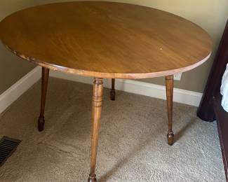 round table with removeable legs for storage