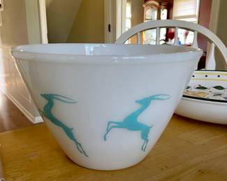 Rare Fire King Gazelle Bowl. 