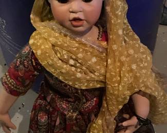 Rare collector's doll collection.  Hundreds of vintage dolls, most in boxes, collector plates, etc.