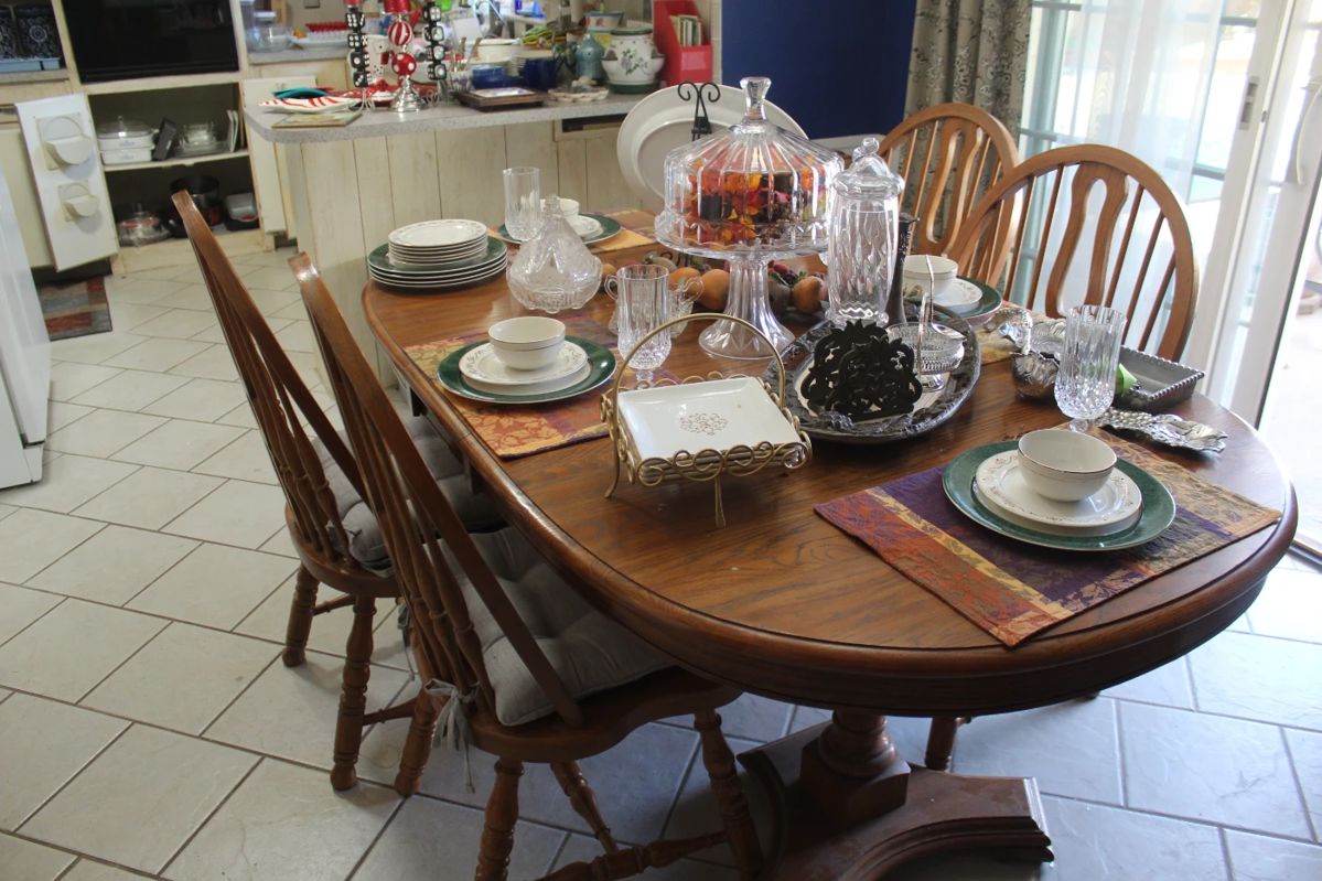 Estate Sale by Kim and Them in Midland, TX starts on 11/16/2023