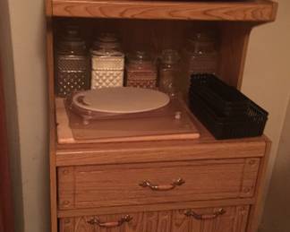 A mega microwave cabinet means microwave-safe containers, servers and even paper products are right at busy cooks’s fingertips. 