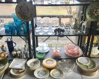 From hand-painted china to melamine plates, great colors and cool designs are sure to appeal to a variety of tastes and needs. 