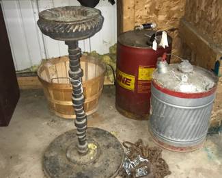 This hand-crafted ashtray doubles as a sculpture. 