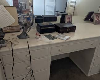 Jewelry boxed, random items