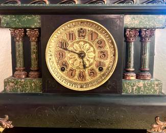 Vintage mantel clock