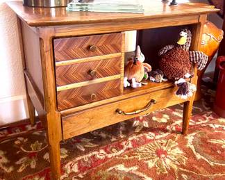 Wood side table with storage space and drawers