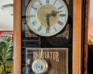 Regulator wall clock