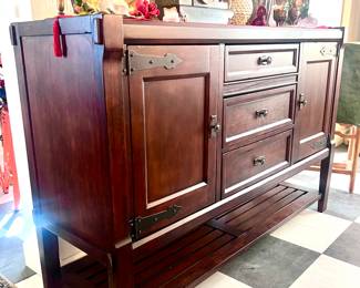 Buffet cabinet with drawers